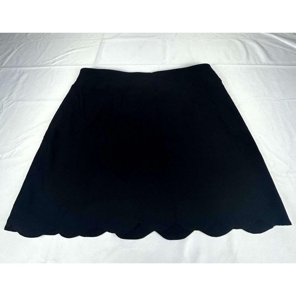 Attyre New York Women's Black Scalloped Hem Skort Size 14